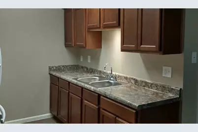 501 Henderson Ave, Palacios, TX 77465 - Photo 9