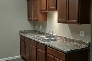 501 Henderson Ave, Palacios, TX 77465 - Photo 9