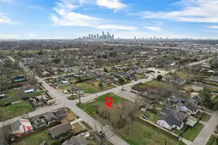 3813 Crane St, Houston, TX 77026 - Photo 9