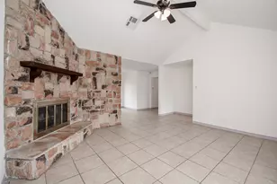9426 Kingsvalley St, Houston, TX 77075 - Photo 13