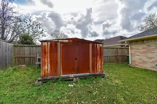 9426 Kingsvalley St, Houston, TX 77075 - Photo 45