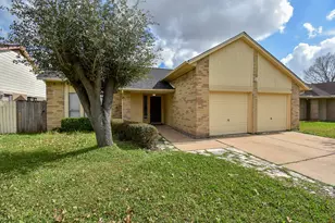 9426 Kingsvalley St, Houston, TX 77075 - Photo 5