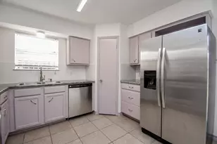 9426 Kingsvalley St, Houston, TX 77075 - Photo 21