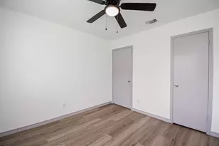 9426 Kingsvalley St, Houston, TX 77075 - Photo 25