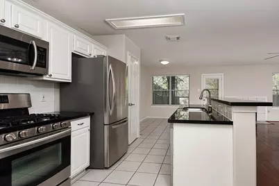 15 Marble Rock Place, The Woodlands, TX 77382 - Photo 9