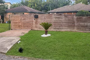 6811 St Augustine St, Houston, TX 77021 - Photo 23