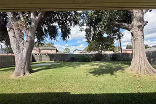 2702 Marilyn Ln, Port Neches, TX 77651 - Photo 17