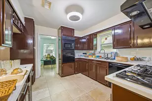 542 Winter Oaks Dr, Houston, TX 77079 - Photo 3