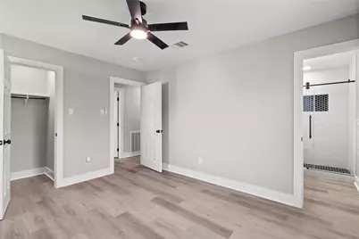 4612 Avenue Q 1/2, Galveston, TX 77551 - Photo 9