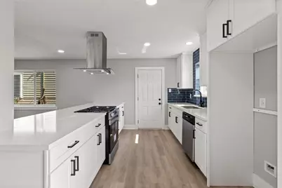 4612 Avenue Q 1/2, Galveston, TX 77551 - Photo 17