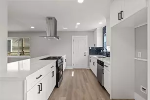 4612 Ave Q 1/2, Galveston, TX 77551 - Photo 17