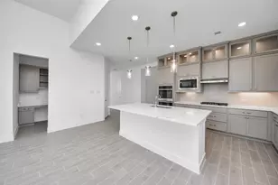 9703 Cathedral Ln, Manvel, TX 77578 - Photo 5