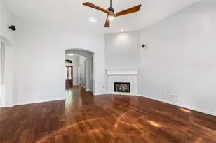 11 Belcarra Pl, The Woodlands, TX 77382 - Photo 5