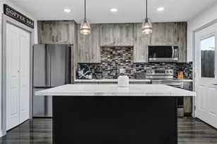 7911 Kendalia Dr, Houston, TX 77036 - Photo 3