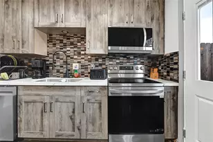 7911 Kendalia Dr, Houston, TX 77036 - Photo 19