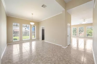11 Crestview Trail, Houston, TX 77082 - Photo 5