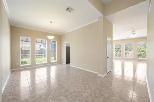11 Crestview Trail, Houston, TX 77082 - Photo 5