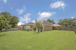 11 Crestview Trail, Houston, TX 77082 - Photo 19