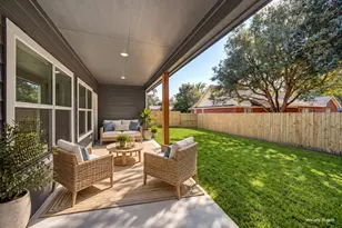 630 Charter St, Columbus, TX 78934 - Photo 15