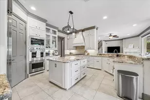 25 Club Oak Ct, Kingwood, TX 77339 - Photo 13