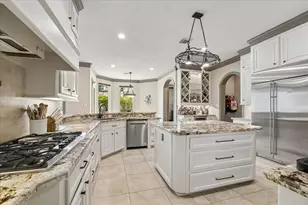 25 Club Oak Ct, Kingwood, TX 77339 - Photo 11