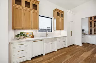 810 W 41st St, Houston, TX 77018 - Photo 9