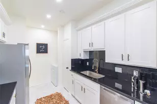 727 Bunker Hill Rd, Houston, TX 77024 - Photo 17