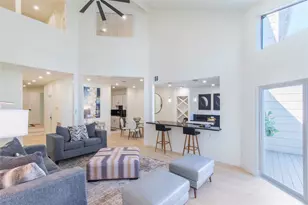 727 Bunker Hill Rd, Houston, TX 77024 - Photo 9