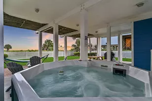 14458 Spyglass Cir, Galveston, TX 77554 - Photo 9