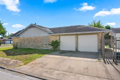 4018 Wuthering Heights Drive, Houston, TX 77045 - Photo 15