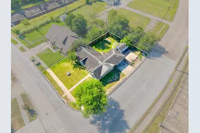 4018 Wuthering Heights Drive, Houston, TX 77045 - Photo 17