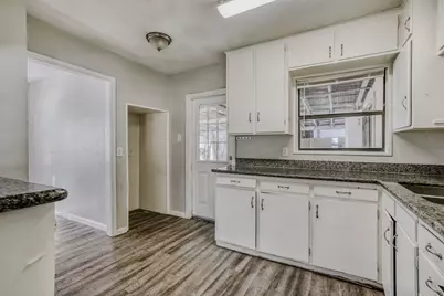 315 Acacia Street, Lake Jackson, TX 77566 - Photo 13