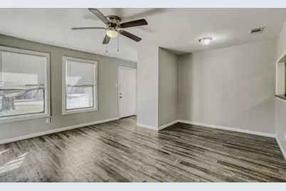 315 Acacia Street, Lake Jackson, TX 77566 - Photo 9