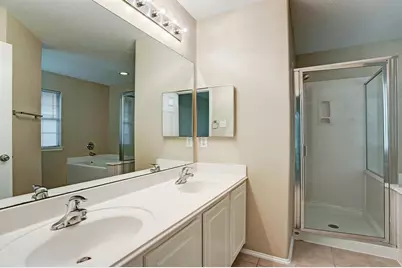 281 Brandy Ridge, Dickinson, TX 77539 - Photo 9