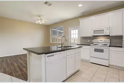 281 Brandy Ridge, Dickinson, TX 77539 - Photo 3