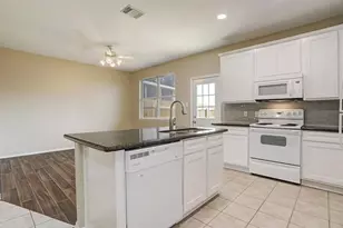 281 Brandy Ridge, Dickinson, TX 77539 - Photo 3