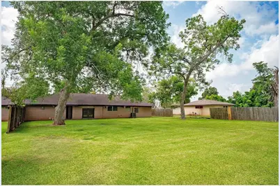 117 Lazy Lane, Lake Jackson, TX 77566 - Photo 21