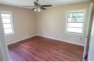 117 Lazy Ln, Lake Jackson, TX 77566 - Photo 11