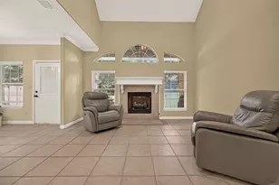 211 April Waters Dr W, Conroe, TX 77356 - Photo 9