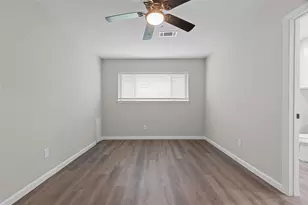 8826 Tanager St, Houston, TX 77036 - Photo 11