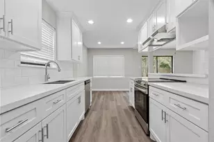 8826 Tanager St, Houston, TX 77036 - Photo 9