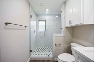 8826 Tanager St, Houston, TX 77036 - Photo 15