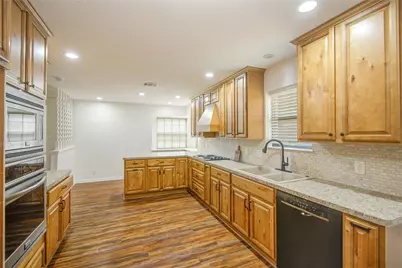 203 Old Angleton Road, Lake Jackson, TX 77566 - Photo 3