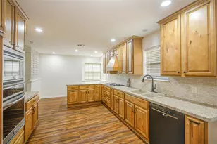 203 Old Angleton Rd, Lake Jackson, TX 77566 - Photo 3