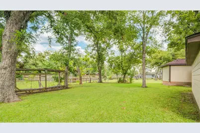 203 Old Angleton Road, Lake Jackson, TX 77566 - Photo 27