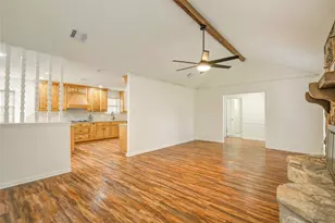 203 Old Angleton Rd, Lake Jackson, TX 77566 - Photo 9