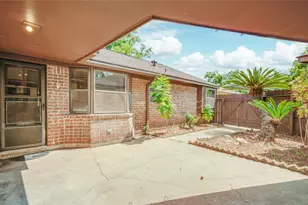 203 Old Angleton Rd, Lake Jackson, TX 77566 - Photo 23