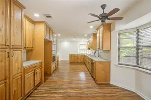 203 Old Angleton Rd, Lake Jackson, TX 77566 - Photo 11