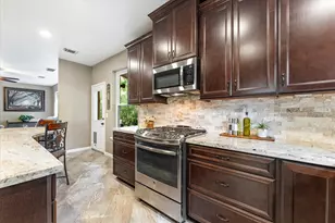 50 N Holly Laurel Cir, The Woodlands, TX 77382 - Photo 13