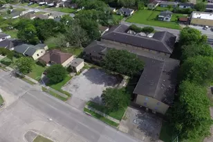 4710 Airport Blvd, Houston, TX 77048 - Photo 9